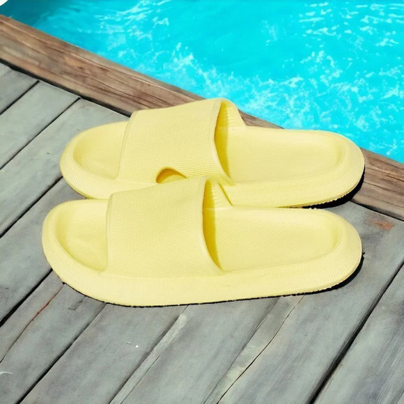 🆕️Bright Yellow Ultra Comfy Open Toe Slides | Perfect for Home & Vacation 💛 - Picture 6 of 8